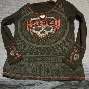 Women’s size small Black and Red Harley Davidson t-shirt , worn once